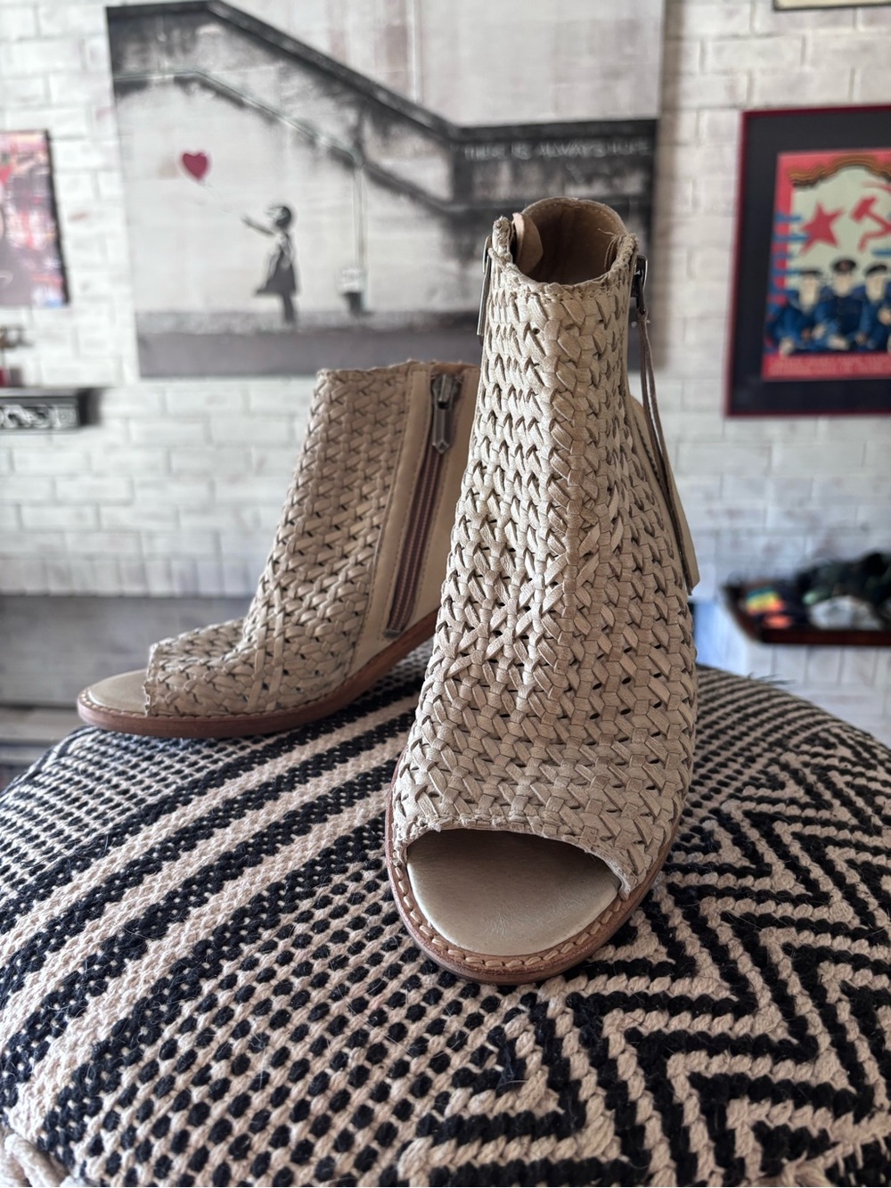 Sam Edelman Woven Peep-Toe Ankle Sandals in Beige sz 6.5